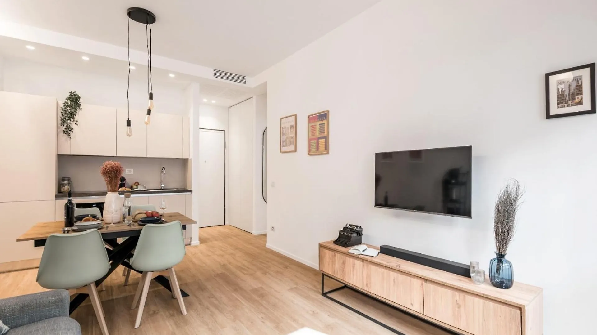 The Best Rent - Spacious Apartment Near Castel Sant'Angelo Rome 0*,  Italy