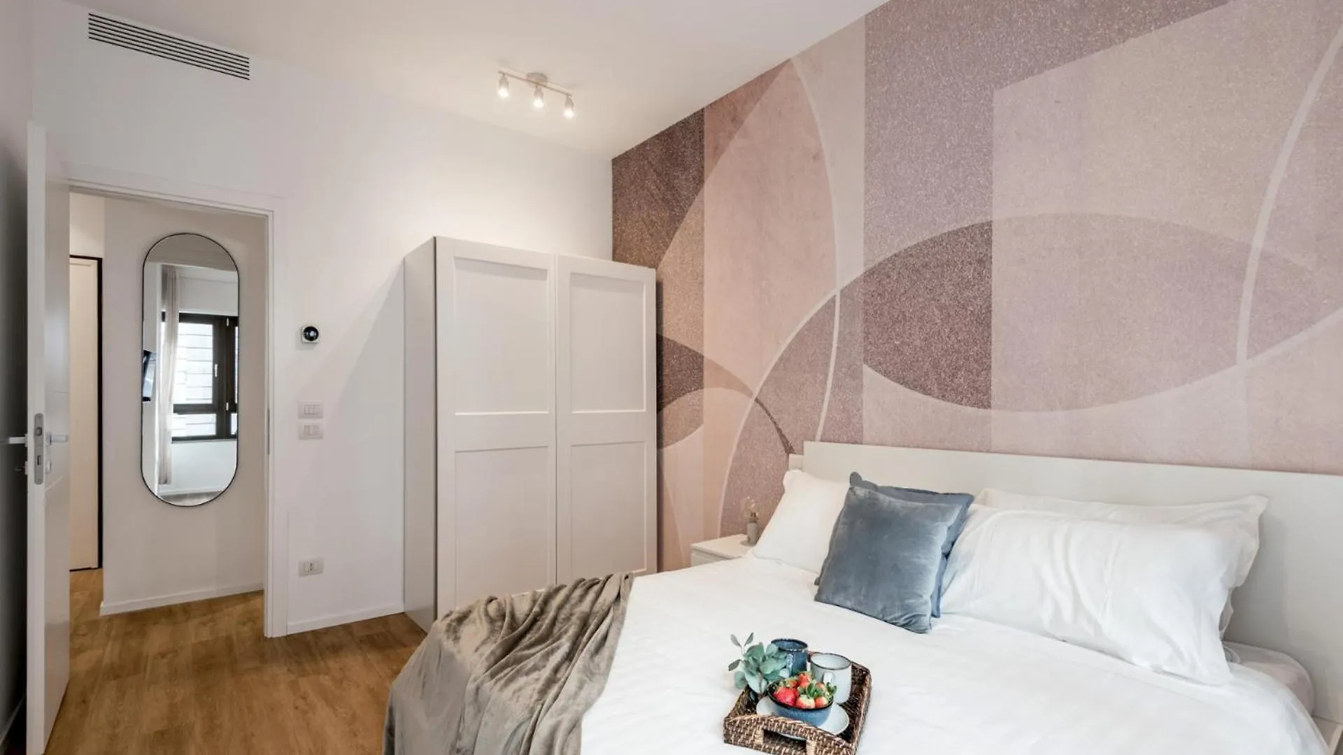 The Best Rent - Spacious Apartment Near Castel Sant'Angelo Rome