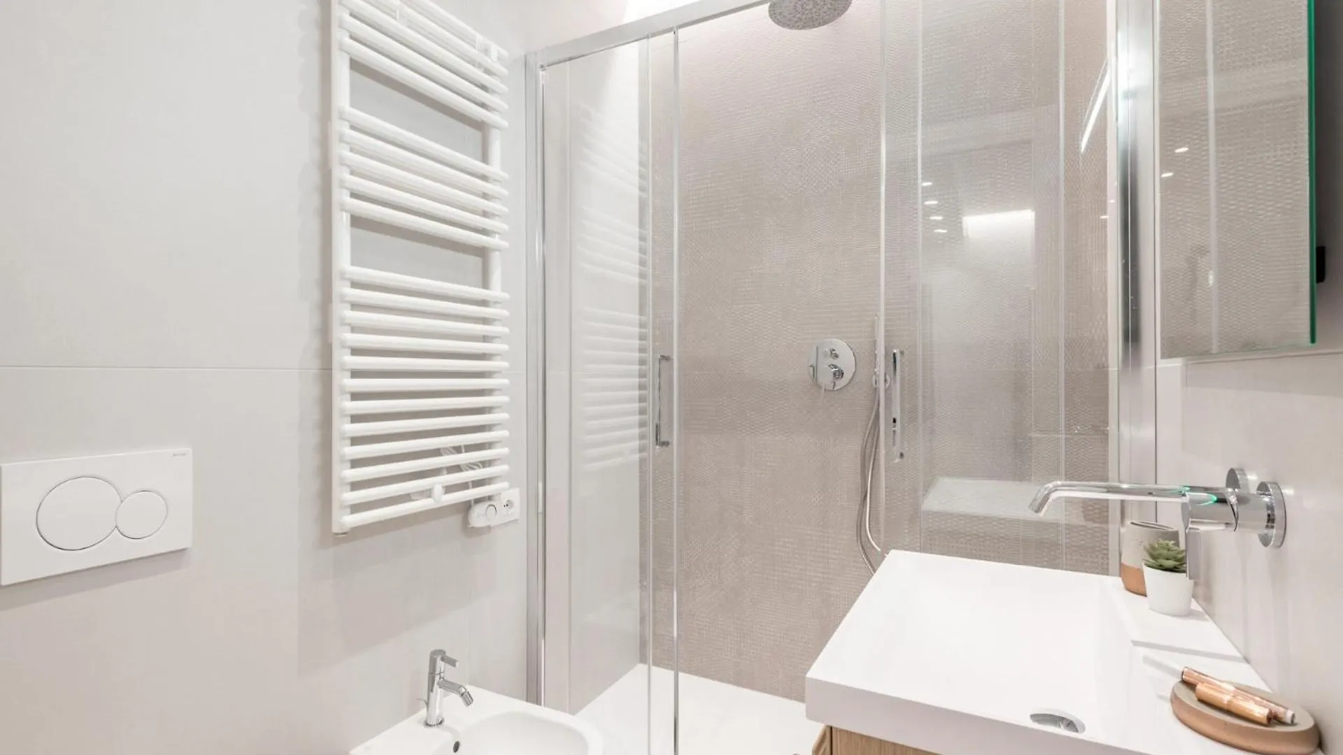 The Best Rent - Spacious Apartment Near Castel Sant'Angelo Roma İtalya
